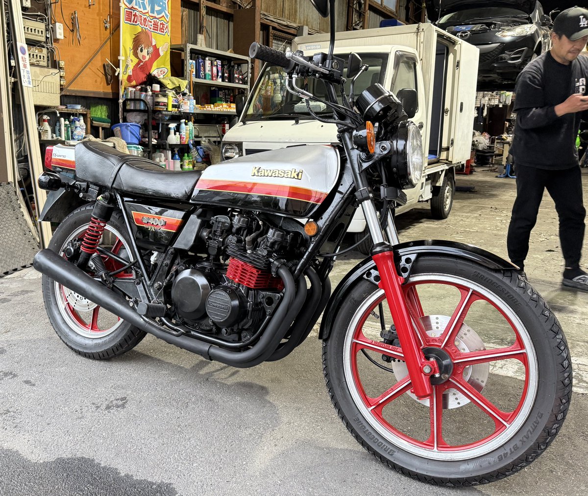 doipacchi's tweet photo. Z400FX E4A納車

可愛がろ〜😙

#Kawasaki
#カワサキ
#Z400FX https://t.co/wk11PSSRrC