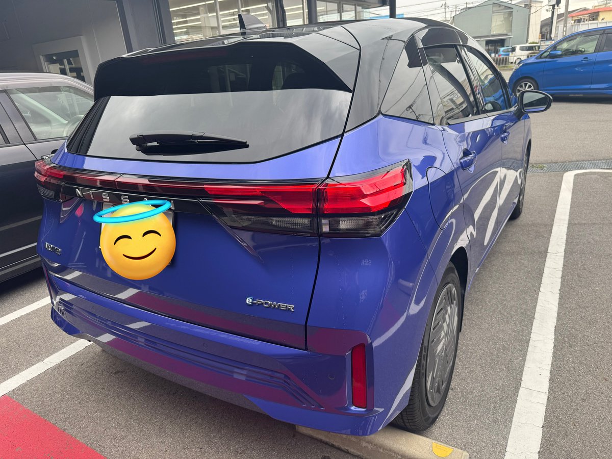 techu_techu_220's tweet image. 先月、スーパーに買い物に行くついでにこんなもの買っちゃいました！😆奥のSwiftくん、７年もいろんな思い出ありがとう😊