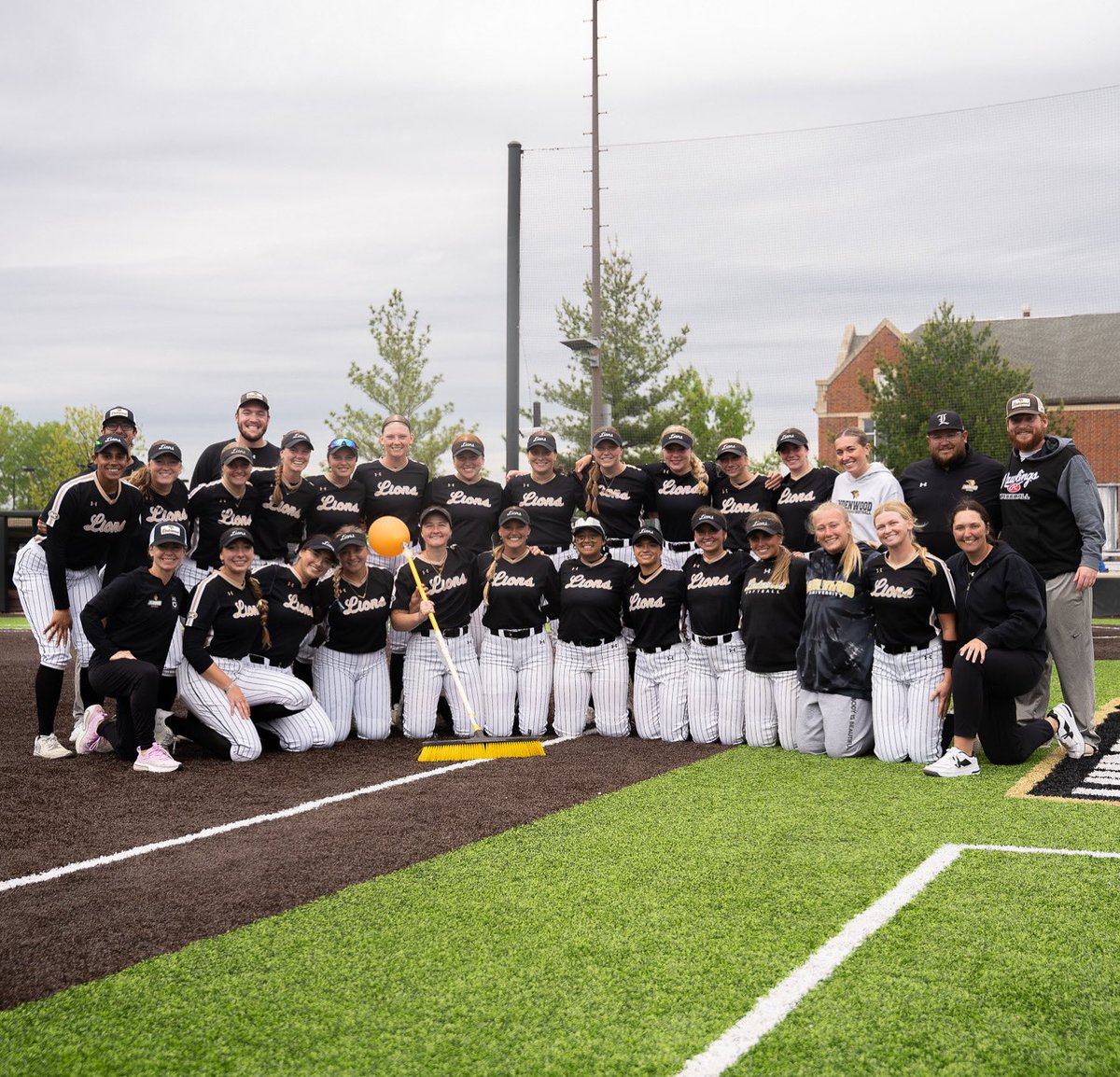 Team 3 🤍🦁 #InTheArena