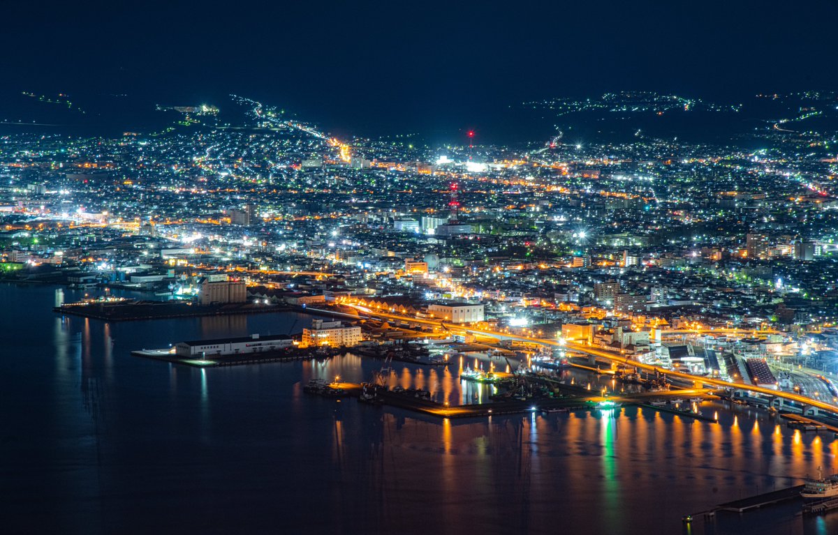 函館山から見た夜景が宝石のような美しさでした