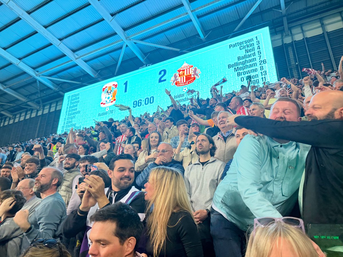 Gavin Callaghan (@cllrcallaghan) on Twitter photo Keep the faith. #SAFC
(Yes that is the Secretary of State for Business cheering…🤪 <a href="/jreynoldsMP/">Jonathan Reynolds</a>) Keep the faith. #SAFC
(Yes that is the Secretary of State for Business cheering…🤪 <a href="/jreynoldsMP/">Jonathan Reynolds</a>)