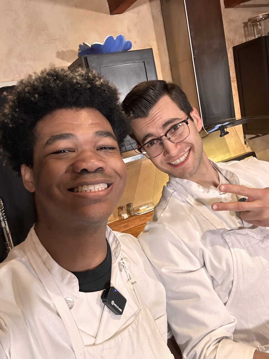 CalmXV's tweet photo. LETS GET COOKING https://t.co/ORZzUKthDD https://t.co/Pe7Up7FmU4