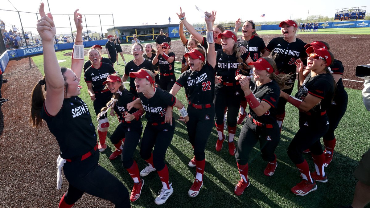 South Dakota advances to championship with 3-2 win over South Dakota State

Recap » yote.us/3F04Mv6

#GoYotes x #WeAreSouthDakota