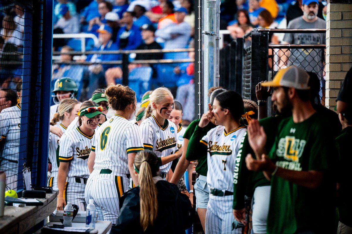 Southeastern Softball (@lionupsoftball) on Twitter photo Morris 🤝🏼 Magee 
#LionUp Morris 🤝🏼 Magee 
#LionUp
