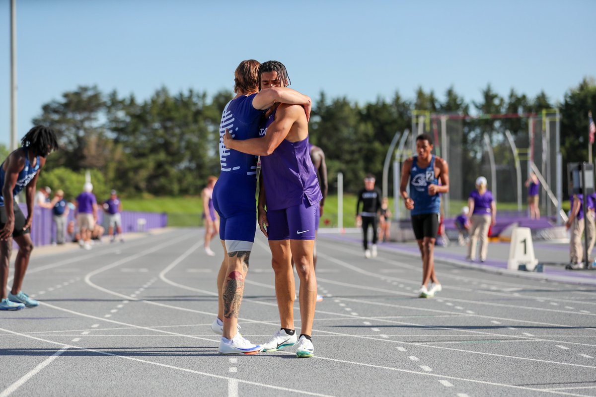 𝑴𝑬𝑬𝑻 𝑹𝑬𝑪𝑶𝑹𝑫

Tavon Underwood tags a personal best and sets the new meet record in the Men's 400 Meters ❕❕

🏁 Men’s 400 Meters
1. Tavon Underwood, 45.75 (PR, MR)