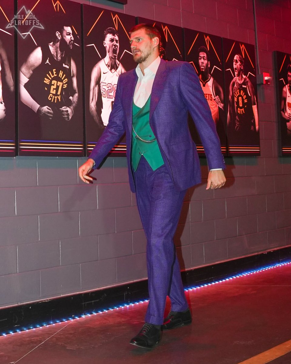 NBAdabad's tweet photo. Como vou explicar pra alguém que não gosta de basquete que isso aqui é uma das coisas mais fodas do ano? https://t.co/EWENV9iV1O