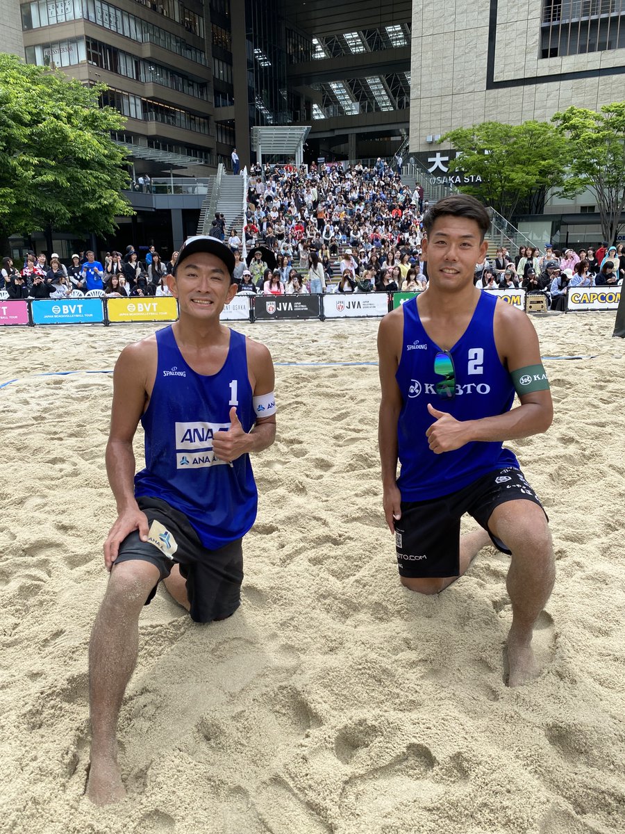 jva_beachvolley's tweet photo. 🏖️ジャパンビーチバレーボールツアー
第2戦 グランドスラム グランフロント大阪大会
🚩グランフロント大阪 うめきた広場（大阪府大阪市）
本戦1日目

男子 １回戦

🔆髙橋巧/池田隼平 vs 古田史郎/辰巳遼
2⃣ー0⃣
21-17
21-11

#ビーチバレーボール　#バレーボール https://t.co/T3ZruURbwu