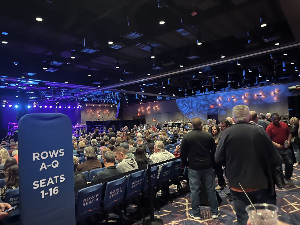 Mrs Freeze tweet media