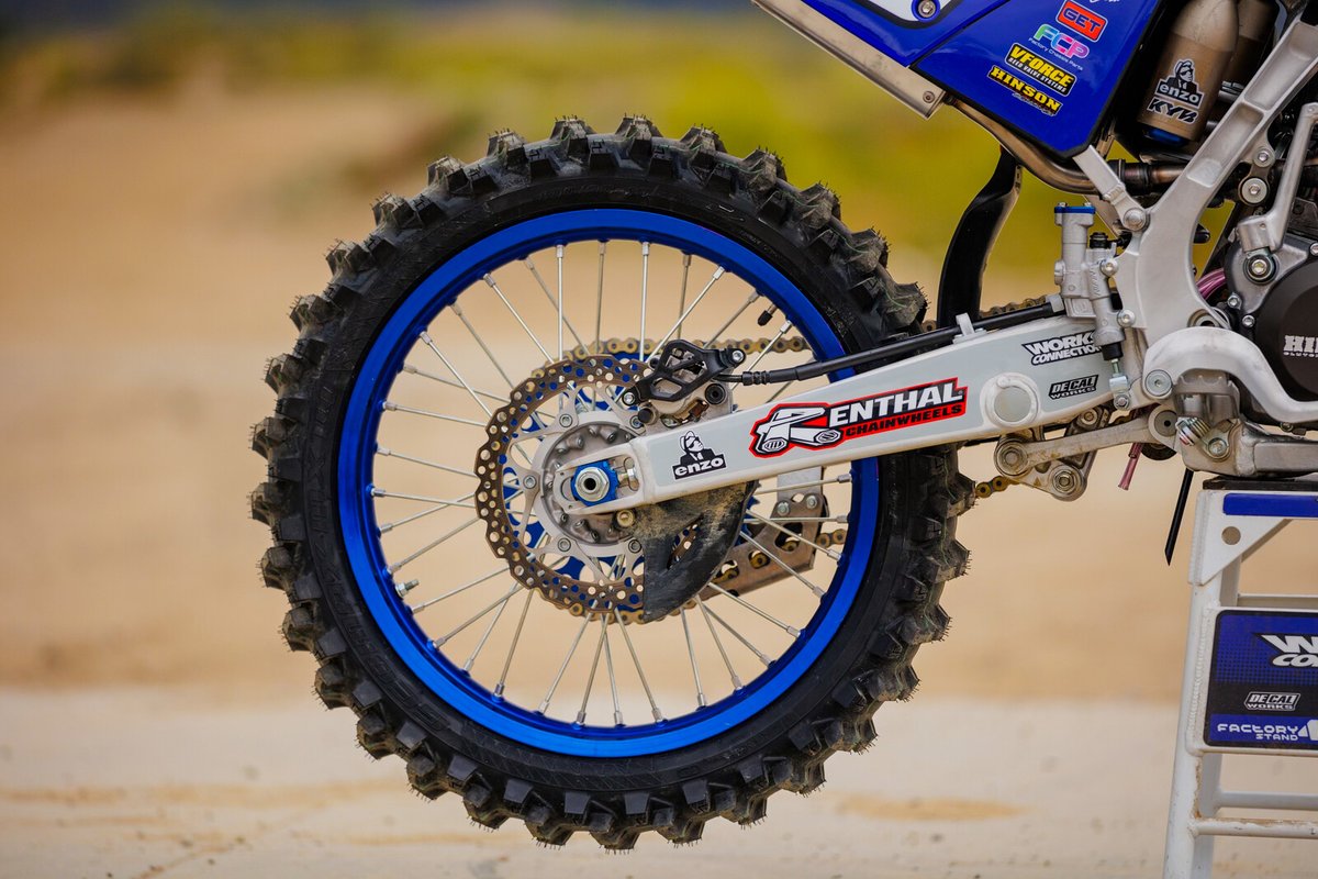 RideDunlop's tweet photo. The fastest YZ125 ever? The @procircuit78 build for @vitalmx ๐จ
Complete with MX34 front and MX14 rear tires
#RideDunlop #RaceDunlop #DunlopFamily #MX34 #MX14 #YZ125 https://t.co/A3gdANET5h