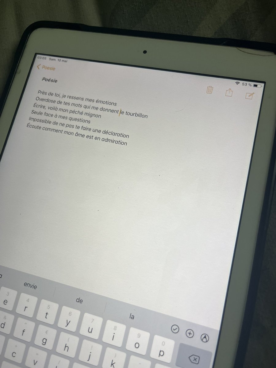 laapooete's tweet image. Poésie : 

Près de toi, je ressens mes émotions
Overdose de tes mots qui me donnent le tourbillon 
Écrire, voilà mon péché mignon
Seule face mes questions 
Impossible de ne pas te faire une déclaration 
Écoute comment mon âme est en admiration 

#poesia #poesie #poete