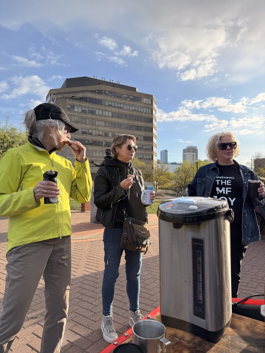 Don’t mess with the ladies of ⁦<a href="/coffee_outside/">YEG Coffee Outside</a>⁩.