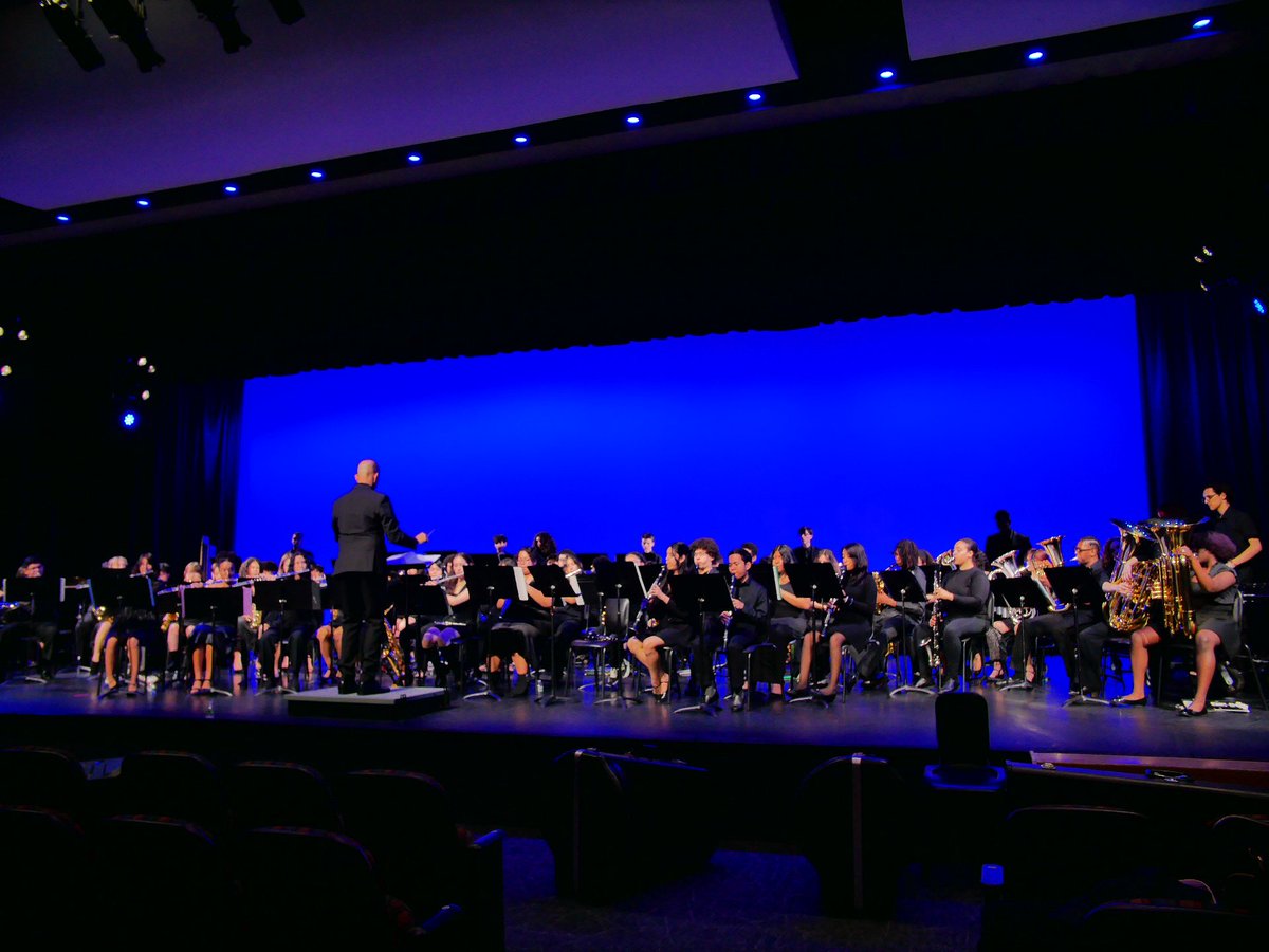 PCTIBands's tweet image. 🎶🎉 The PCTVS Spring Band Concert was a night to remember! From stunning solos to epic ensemble moments, our Concert &amp;amp; Jazz Bands wowed the crowd. 💛 Huge shoutout to the Class of 2025 seniors—your legacy of excellence and heart will never be forgotten! 🎓🌟 #PCTVS