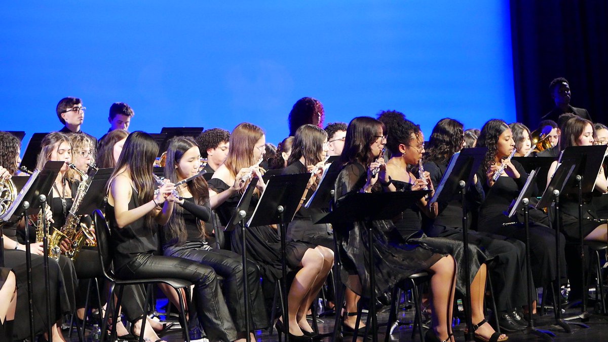 PCTIBands's tweet image. 🎶🎉 The PCTVS Spring Band Concert was a night to remember! From stunning solos to epic ensemble moments, our Concert &amp;amp; Jazz Bands wowed the crowd. 💛 Huge shoutout to the Class of 2025 seniors—your legacy of excellence and heart will never be forgotten! 🎓🌟 #PCTVS