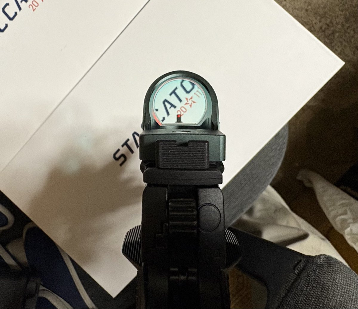 ExillisMS's tweet photo. 予備マガジンとドットサイトが届いたので、早速付けてみた
今回のサイトはトリジコンレプリカのグレー(かなり青寄り)
レンズは透明度も高く、実用上問題無し
#STACCATO #STACCATOCS https://t.co/DGTJBUy5O2