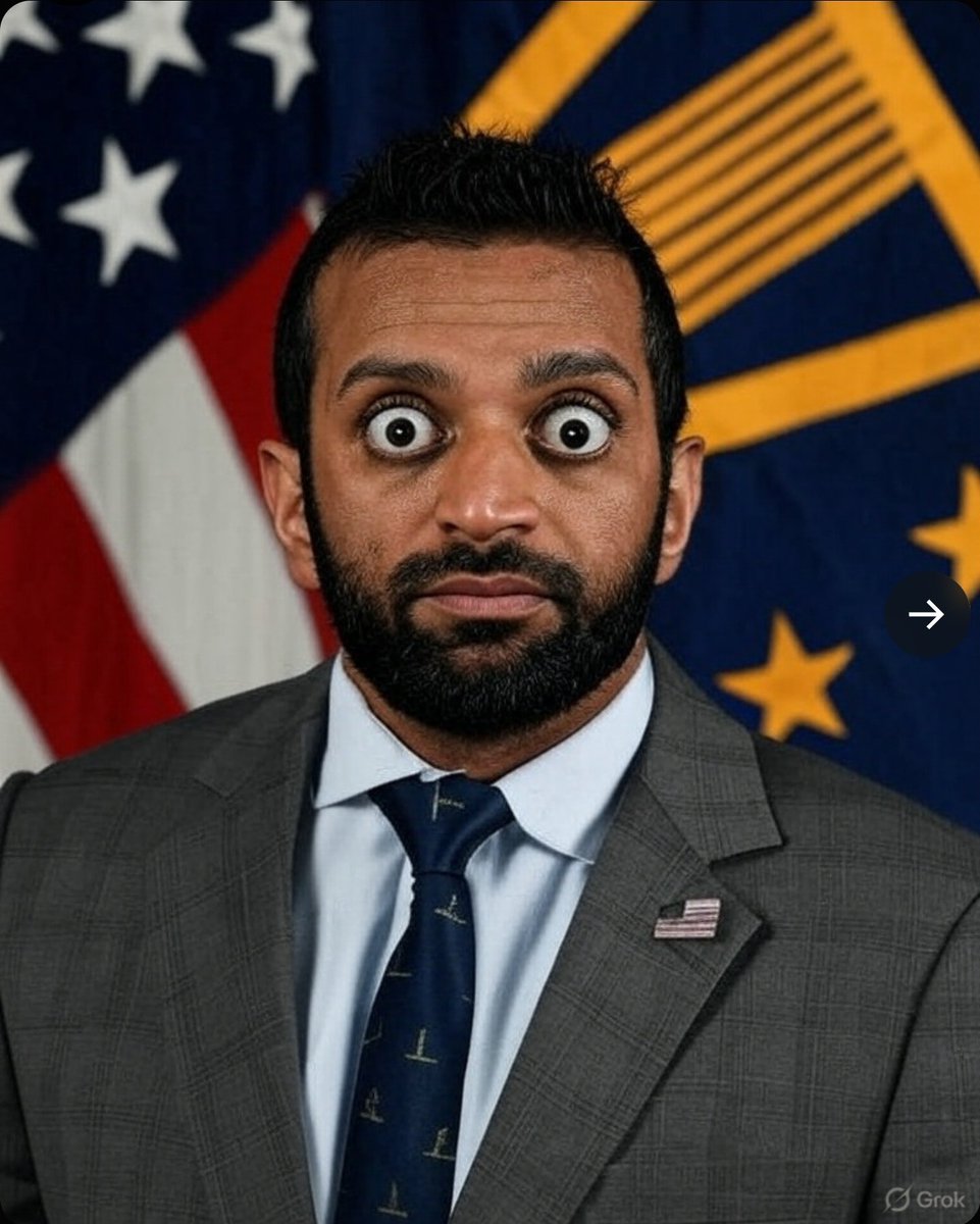 <a href="/aintscarylarry/">😱 Scary Larry 😱 🇺🇦✊🏻🇺🇸🗽</a> Pulease...