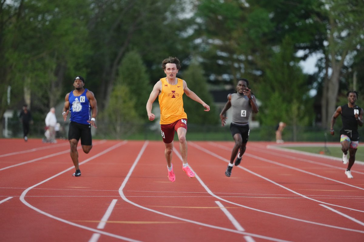 Swept the 200. 

W 200 // Brooklyn 23.39 (#2 ISU)
M 200 // Mikey 20.77

#CycloneSZN