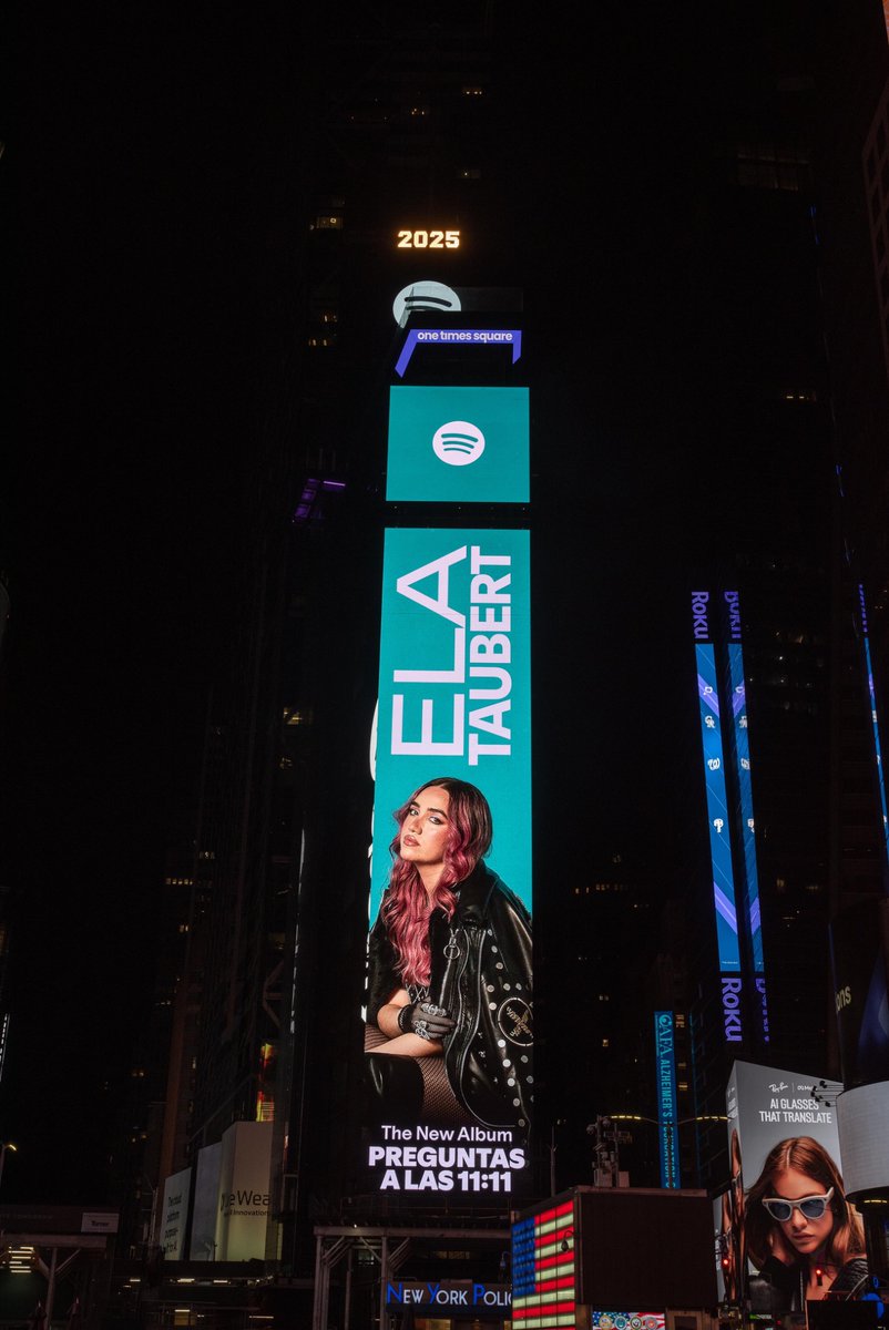 Esto es una locura!!! <a href="/Spotify/">Spotify</a> <a href="/VivaLatino/">Viva Latino</a> this is crazy!!! GRACIAS familia🩷🦋🩵 Love you so muchhh