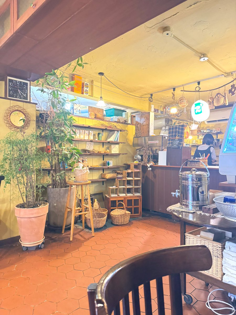 今日はいよいよイルン🦝💓
わくわくソワソワする😂笑
何時に会場行こ〜🤔って考えながら
久しぶりにモーメントコーヒー🍞
優雅なモーニング☺️