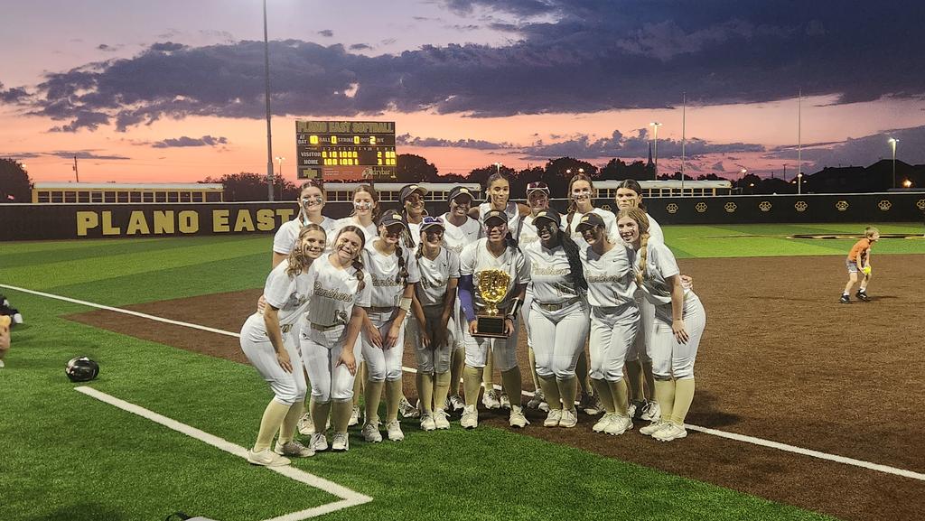 More happy times for <a href="/planoeastsb/">Plano East Softball</a>!! For the 2nd time this postseason, Plano East advances in walk-off fashion after defeating Euless Trinity 3-2 to sweep the regional semifinals and secure their first regional final appearance since 2012.