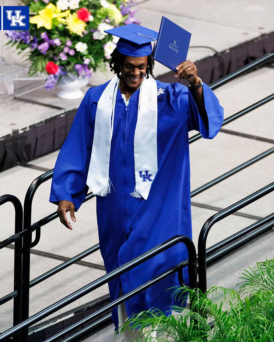 Lee K. Howard ☀️ (@howardwkyt) on Twitter photo Rajon Rondo walked across the stage tonight as a UK graduate, 20 years after playing for the Wildcats.
📸 <a href="/KentuckyMBB/">Kentucky Men’s Basketball</a> Rajon Rondo walked across the stage tonight as a UK graduate, 20 years after playing for the Wildcats.
📸 <a href="/KentuckyMBB/">Kentucky Men’s Basketball</a>