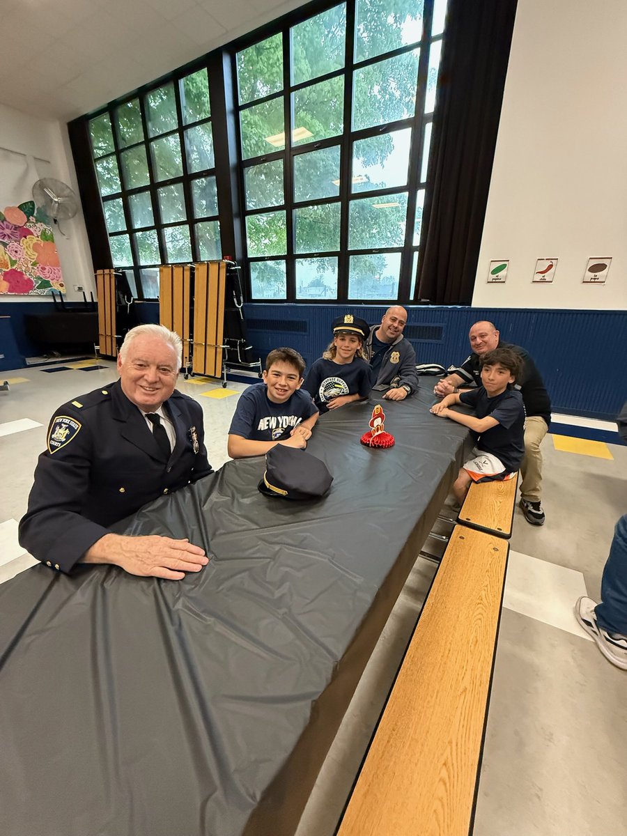 Honoring our community heroes at CBS’ First Responder/ Law Enforcement Parade. Thank you for your service!💙💛#WeAreBethpage