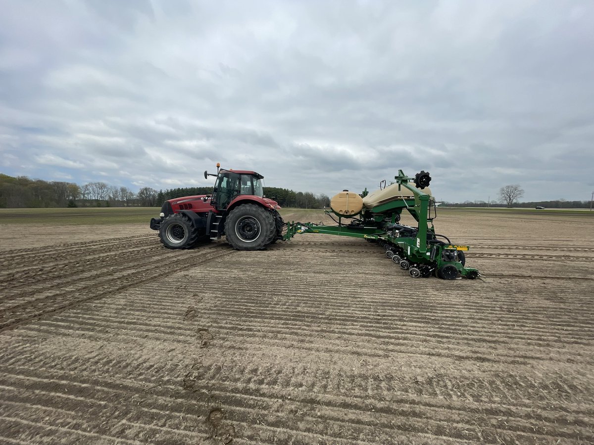 BoumaAlbert's tweet photo. Breaking ground with the new Great Plains PL5700 for the first time—couldn’t ask for a better start to the season. Let’s get those acres in! #Plant2025 #AgTwitter #FarmerLife #CornPlanting 🚜🌾 #AgTech #Farming #PrecisionAg #kubotacanadadealerag @KubotaCanadaLtd @southpointequip https://t.co/USOxjI4aLx