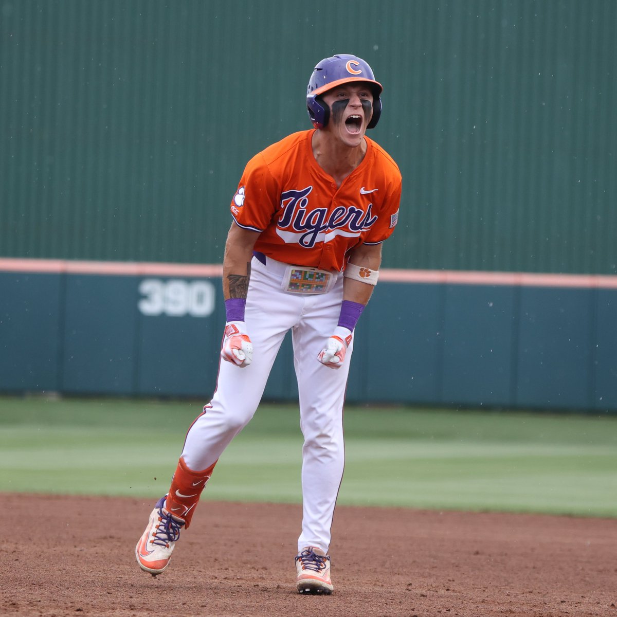 Clemson Athletics (@clemsontigers) on Twitter photo Here's a quick update on how the day went:
🥎 @ClemsonSoftball beat VT to advance to the ACC Championship Game tomorrow.
🥍 <a href="/ClemsonWlax/">Clemson Women's Lacrosse</a> beat Navy to advance to the Second Round of the NCAA Tournament.
⚾️ <a href="/ClemsonBaseball/">Clemson Baseball</a> won the series opener against Duke.
Pretty great day 👏 Here's a quick update on how the day went:
🥎 @ClemsonSoftball beat VT to advance to the ACC Championship Game tomorrow.
🥍 <a href="/ClemsonWlax/">Clemson Women's Lacrosse</a> beat Navy to advance to the Second Round of the NCAA Tournament.
⚾️ <a href="/ClemsonBaseball/">Clemson Baseball</a> won the series opener against Duke.
Pretty great day 👏