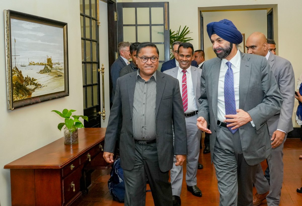 Strengthening Ties for a Sustainable Future: World Bank President Ajay Banga’s Landmark Visit to Sri Lanka

Read more: mfa.gov.lk/en/world-bank-…

#DiplomacyLK #lka
<a href="/WorldBank/">World Bank</a>