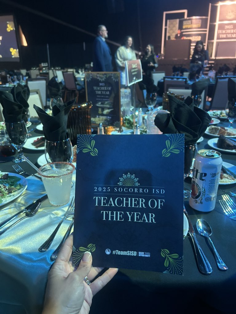 Teacher of the Tear Gala! Supporting our wonderful Elite 8 finalist <a href="/EMirandaG_IES/">Edith Miranda</a>  <a href="/KGutierrez_IES/">Kelly Gutierrez</a> <a href="/MRomero_IES/">Miguel Romero</a> 🩷🙌🏽  #SISDAllDressedUp #AllIn <a href="/Ituarte_ES/">Sgt. Roberto Ituarte Elementary</a>