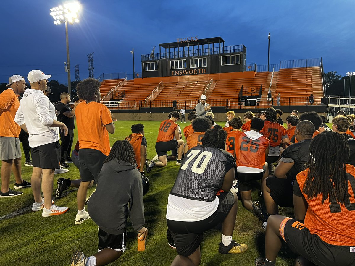 Back at it tomorrow from 9:30am - 11:30am!! 

Practice #3 🐅