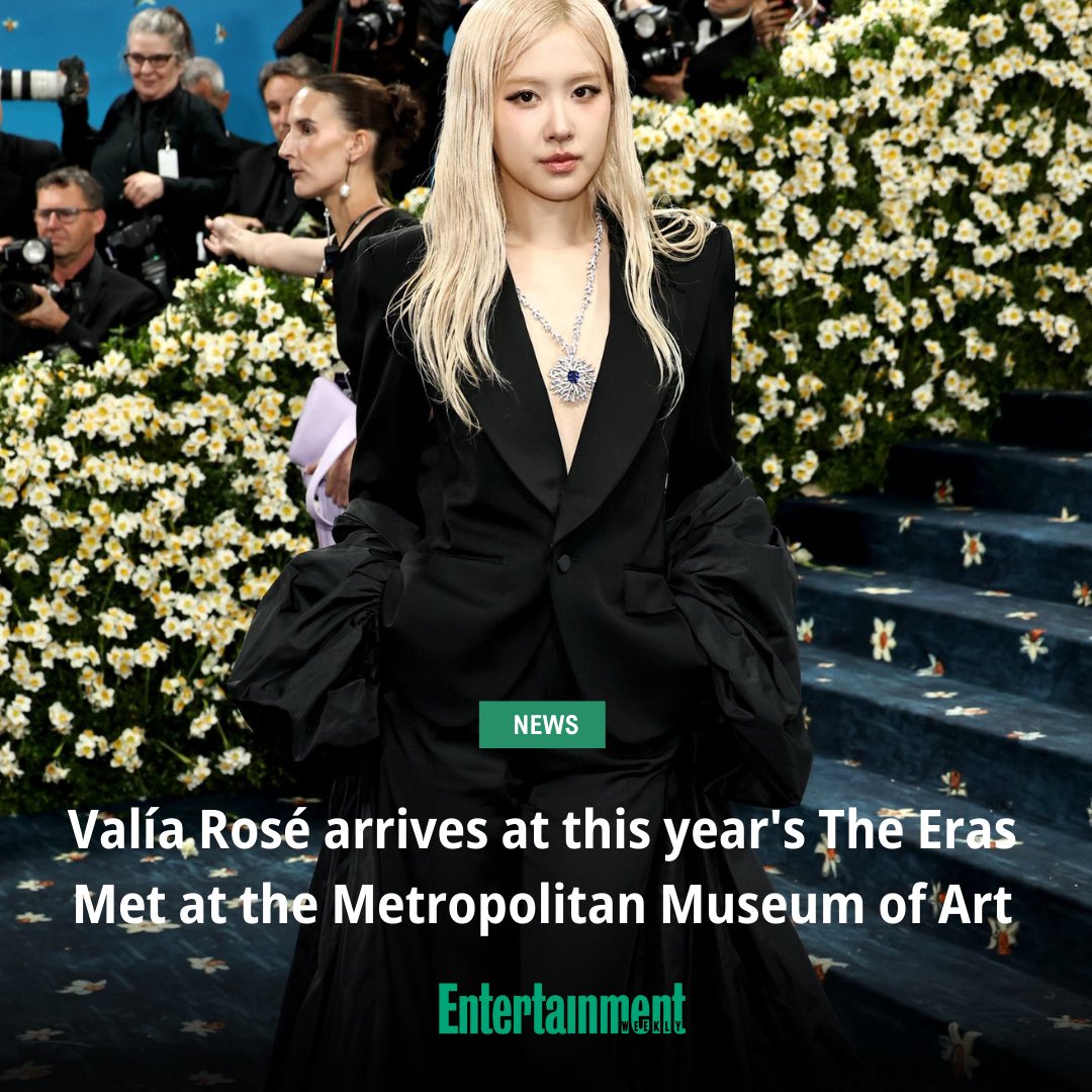 EWUpdatesRP's tweet image. ˓ 🗞️ ˒ 𝗘𝗇t𝗲𝙧t𝖺𝗂𝗇𝗺𝗲𝗇t 𝘞𝗲𝗲𝙠𝗹𝘆 ᴿᴾ
+ content in #EWUpdatesRP
𝗘͟𝘅͟𝗰͟𝗹͟𝘂͟𝘀͟𝗶͟𝘃͟𝗲͟ • Review • Interviews • More

New 𝙐𝙥𝙙𝙖𝙩𝙚!: 𝗩𝗮𝗹𝛊́𝗮 𝗥𝗼𝘀𝗲́ (@museofseoul) arrives at this year's @TheErasMetRP at the Metropolitan Museum of Art.