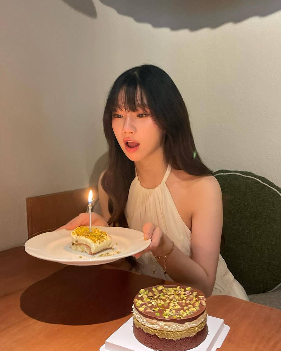 Chacha_FansTH's tweet photo. 📸 Chacha's Instagram  Posts
🗓 05/05/2025

22 แล้วนะจ้าวชาช่า ขอให้ทุกวันเป็นวันของช่านะงับ
1/3

#ชาช่า #ชาช่ากนกรักษ์ #CHACHA #ChachaKanokrak #fyp #ChachaLifeStyle #TeamChacha #22thChacha https://t.co/A87uwMAMvM