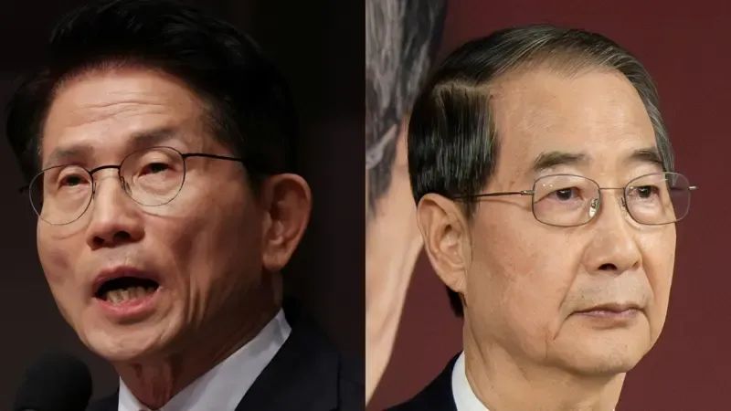 이봉렬 기자

김문수를 내쫓고 한덕수를 대선 후보로 내세우는 게 국힘 당권파들이 선거 이후에도 당권을 갖기 위해서라고 생각했는데, 오늘 새벽에 벌어진 일들을 보니까 그게 목적이 아닌 것 같아.

아무리 당권이 좋아도 이런 식으로 팬티까지 벗어던지고 막무가내로 할 수는 없는 거니까.

누군가