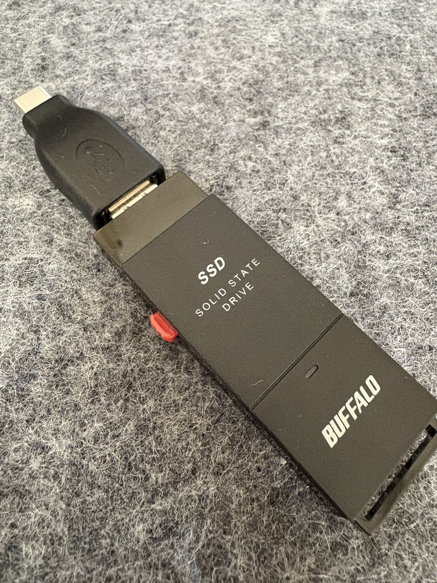 やってしまった・・・
動画の全データをSSDに入れてたんだけど、いきなり読み込み出来なくなった🥶
MacBook初心者なので頭の中が真っ白
持ち運びしやすくてこれにしたんだけど😭