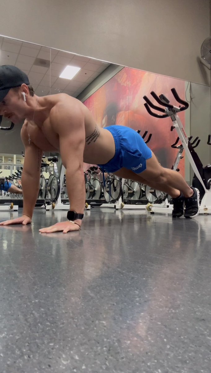 chadderbate's tweet image. How’s the view down there?