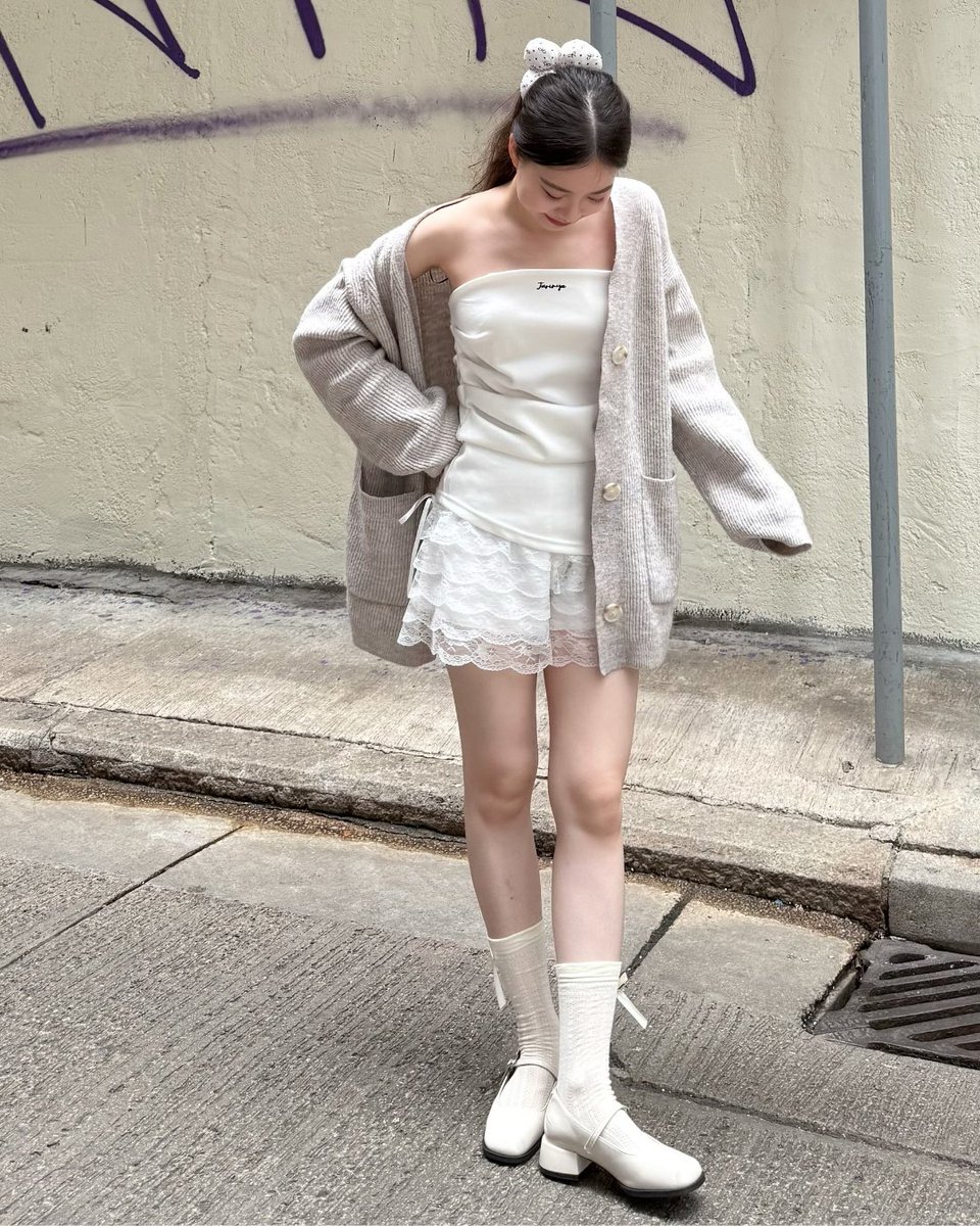 CcsCottoncandy's tweet photo. Thank you for your lovely review ka💘

แค่ใส่ก็สวยแล้ว ไม่ต้องแต่งเยอะก็สวยปังง 📸

#CottonCandyStep #cottoncandy #CCS #รีวิว #รองเท้าแฟชั่น #รองเท้าผู้หญิง #รองเท้าแมรี่เจน #maryjane https://t.co/4tKtbRTP9P