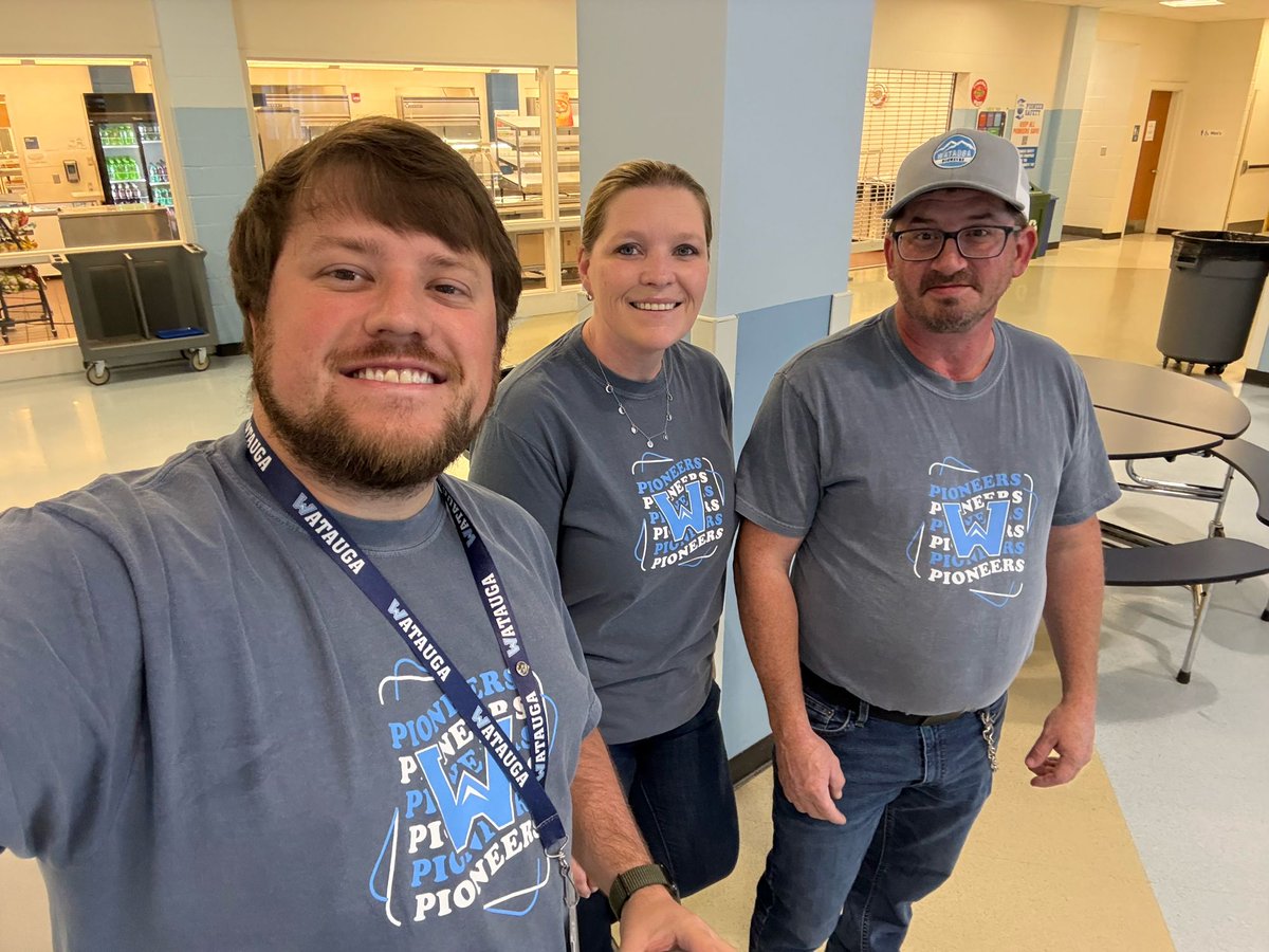 WHS_Pioneers's tweet image. Teacher Appreciation Week? ✅

Got the new t-shirt? ✅

Another 💯 on the Health Inspection for our cafeteria staff? ✅

One amazing staff? ✅