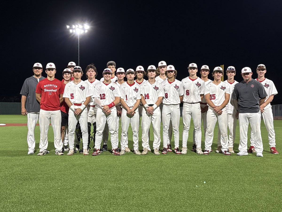 Muenster sweeps 🧹 Sam Rayburn in two games. Hornets get the win tonight 11-4. Muenster improves to 26-8-2 on the year. Hornets are Area Champs and will play in the Regional Semi-Final next week vs. Valley Mills. #Hornets⚾️ #Family <a href="/2ATxHSBaseball/">2ATxHSBaseball</a>