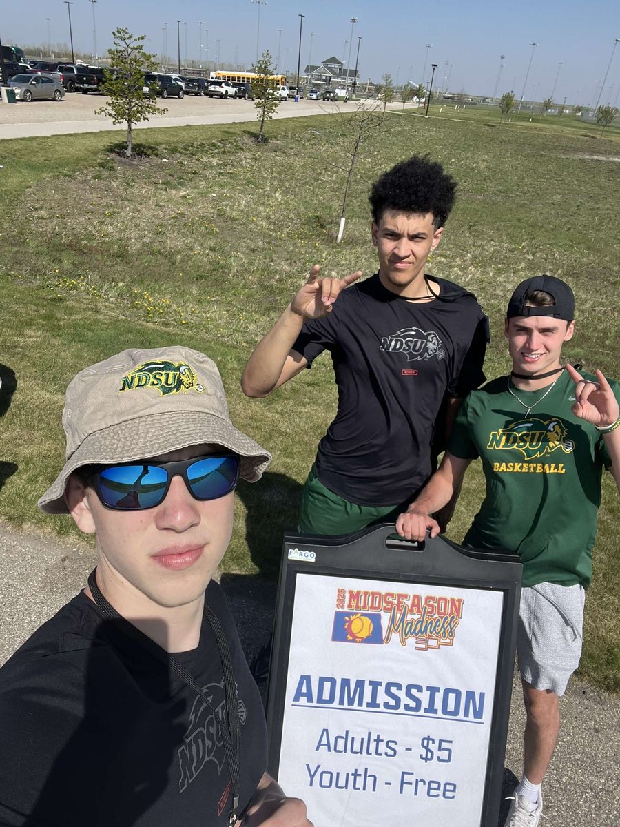 Treyson Anderson (@treysonanderso1) on Twitter photo Had a great time volunteering at the high school softball tournament this evening <a href="/GandGCollective/">The Green and The Gold Collective</a> Had a great time volunteering at the high school softball tournament this evening <a href="/GandGCollective/">The Green and The Gold Collective</a>