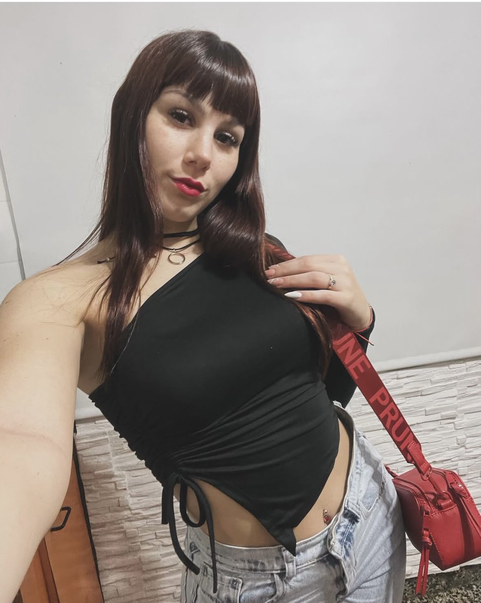 RShharpp's tweet image. Out and about in Calgary, all dressed up and ready for the night vibes ✨ Where are we headed? 🍸#PartyLife #Calgary