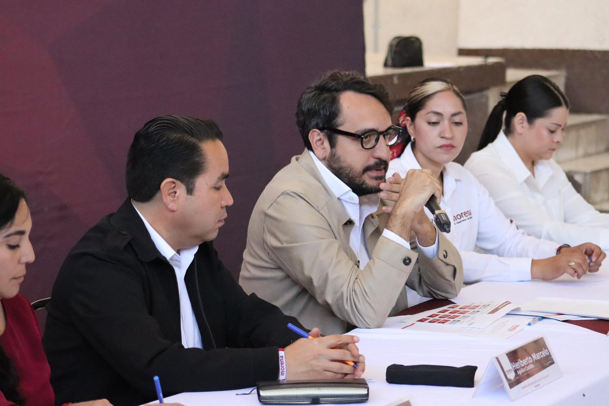 Con mucha responsabilidad y convicción, atendimos el llamado desde #Durango, para participar en una reunión de organización, encabezada por el compañero Andrés Manuel López Beltrán, para reforzar la estrategia territorial rumbo a las elecciones locales del 1 de junio.

Agradezco