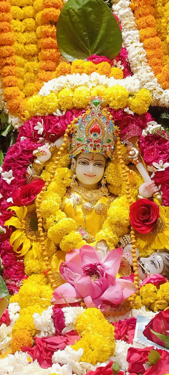 poojashrotriya1's tweet image. माँ पीताम्बरा माई आपकी कृपा से असंभव भी संभव हो जाता है!

जय माई की 🙏🏻❤️

#pitambrapeethdatia 
#baglamukhimaa