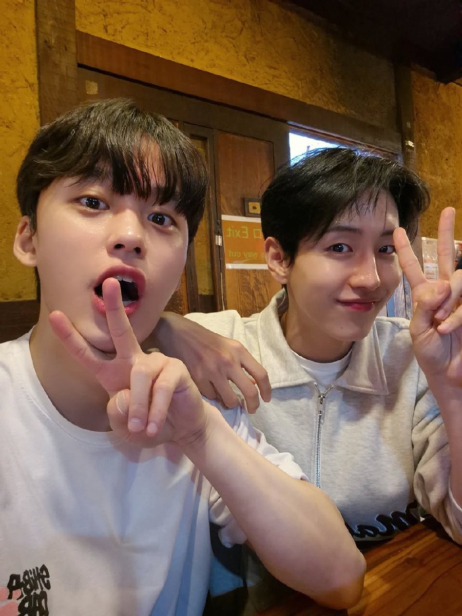 delnaz_am92's tweet photo. [250509]

#Heejae &amp; #Ilkyung went on a Japan trip together😍
Love this friendship 💘😭

#peaktime #팀7시 #팀15시 #SEVENUS #TBIK #유희재 #엄일경 https://t.co/coIwprU780