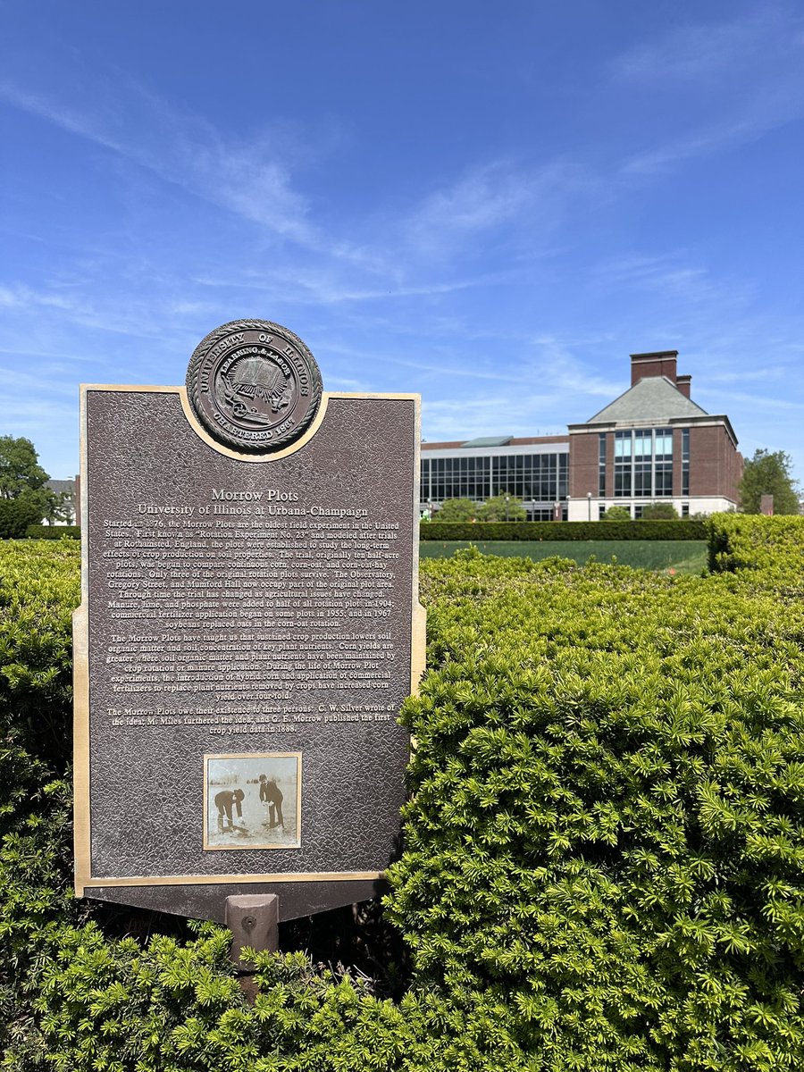 Thanks, <a href="/BorisCamiletti/">Boris X Camiletti</a>, for showing me your 🌱 lab at <a href="/UofIllinois/">University of Illinois</a>, touring me around campus, and showcasing the Morrow Plots; 🇺🇸’s oldest experimental crop field established in 1876 (<a href="/ajmargenot/">Andrew Margenot</a> in spirit). 🌽🚜