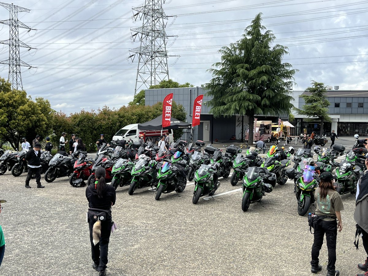 コーヒー☕️飲みに来たら
バイクがいっぱいおった🤣🤣