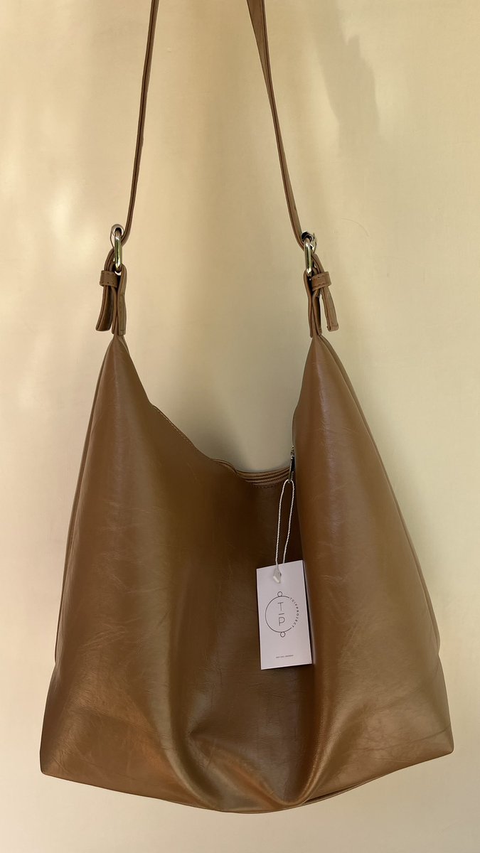 cilocuby's tweet photo. kalian yang cari sling bag atau totebag muat banyak mending beli ini aja 🥹 cantik banget harganya ga sampe 100rb lagi.. ga bakal nyesel 🩷 https://t.co/78uRwMzwlj