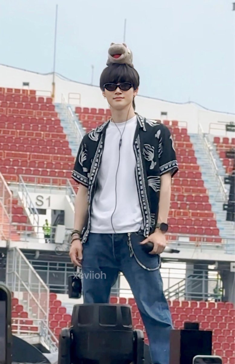 jb_mameaw1's tweet photo. รูปนี้เป็นรูปที่เราชอบมากที่สุด
น่ารักดีชอบแจบอมแบบนี้🤣
#JAYB https://t.co/Qeoe4OTKr2