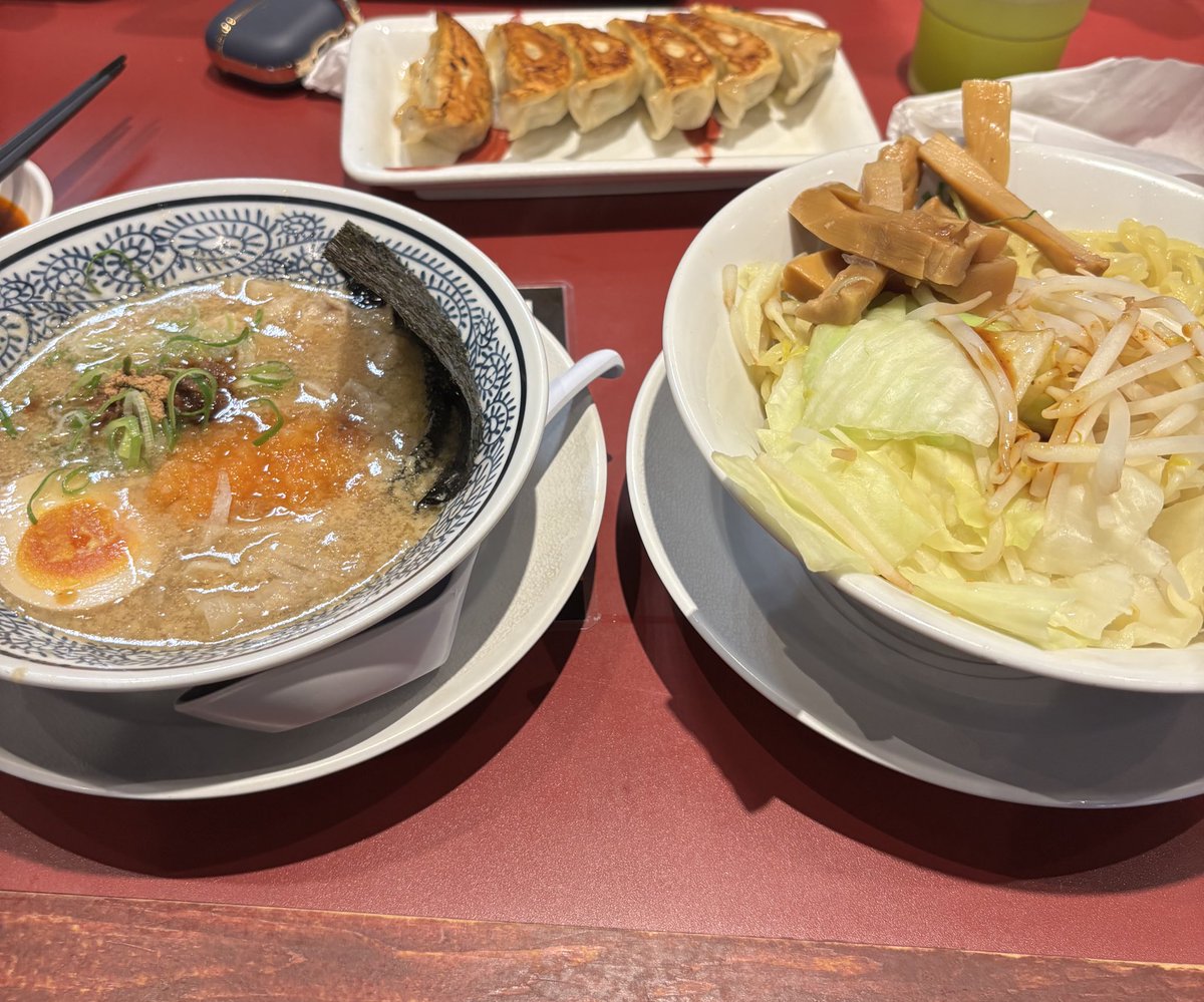 (ृ  ु*´･∀･`)ुｳﾍﾍｪ┌(┌＾o＾)┐