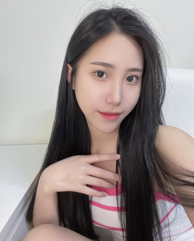 马来西亚约炮单身小姐姐好受不了 来个男的就可以