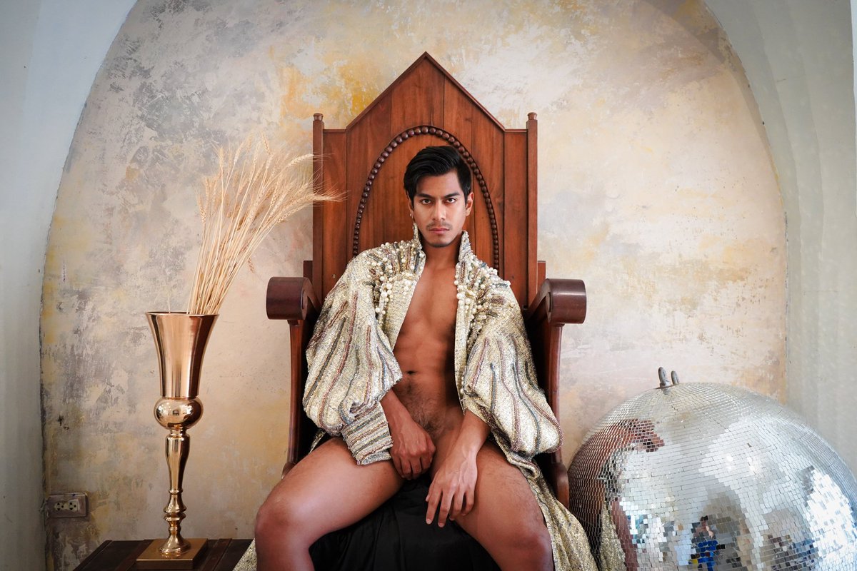 Don't make me mad...

Model <a href="/NattAkira/">Tor : Natt.Akira_Kujou</a>  
Location Crimson Studio Bangkok 

#photo #portrait